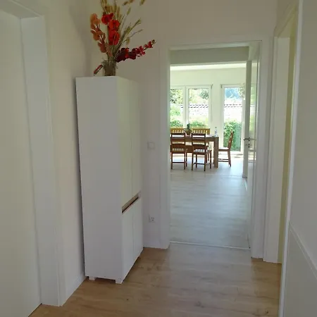 Sunny House, 2 Residential Units 度假居 *