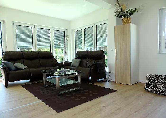 Сasa de vacaciones Sunny House, 2 Residential Units *