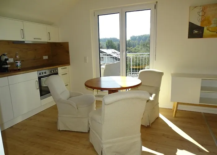 Sunny House, 2 Residential Units Сasa de vacaciones