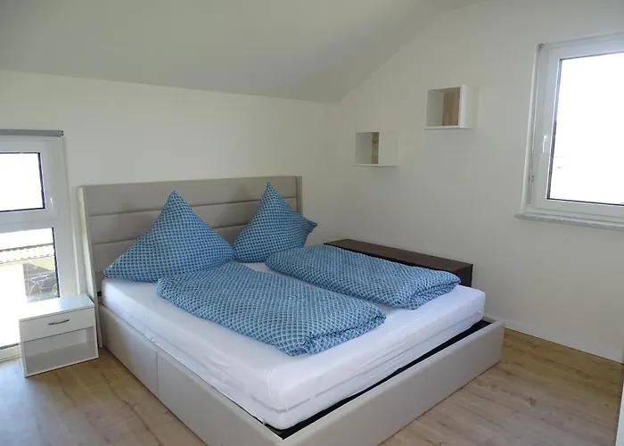 Sunny House, 2 Residential Units Сasa de vacaciones